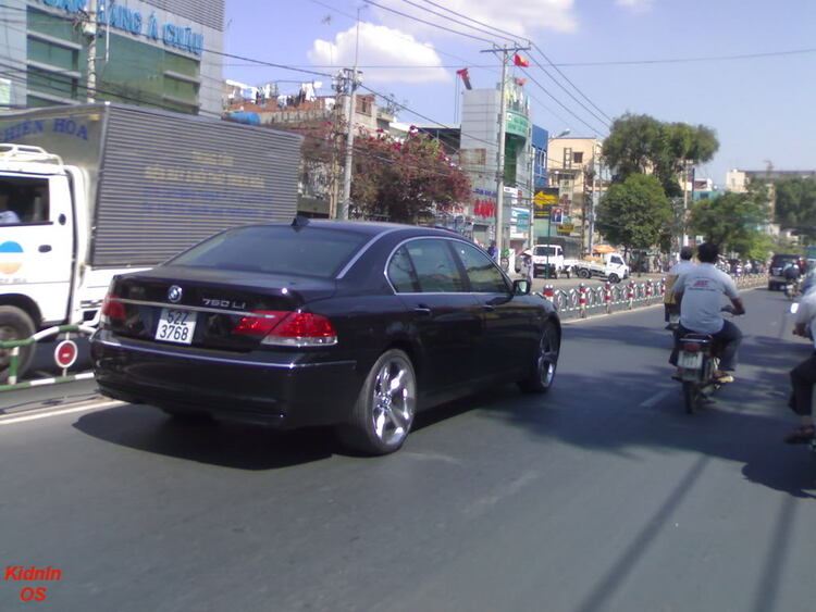 BMW 750Li Saigon