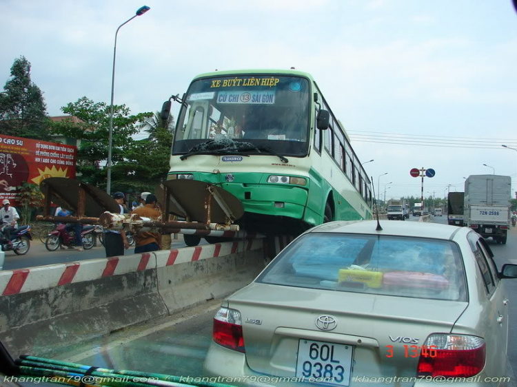Tai nạn xe bus.