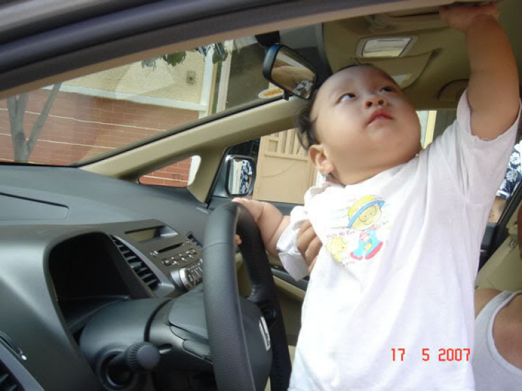 New Civic 2007 với người mẫu trẻ đẹp.