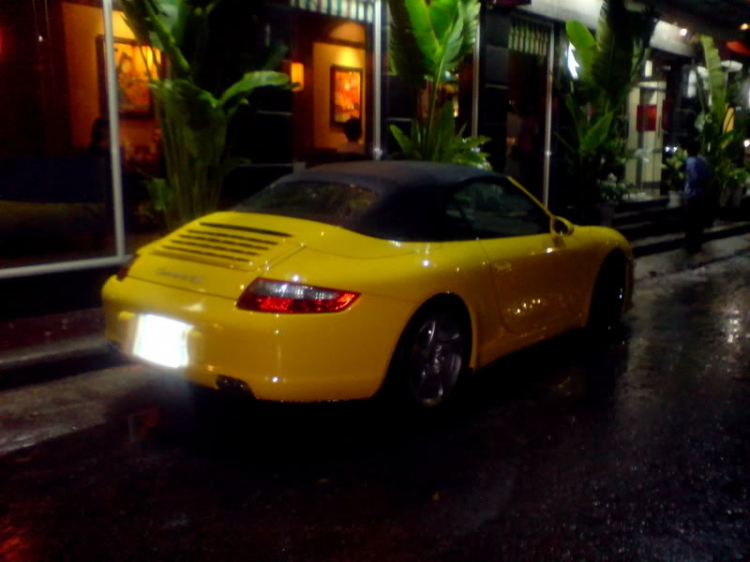 Porsche in Hanoi