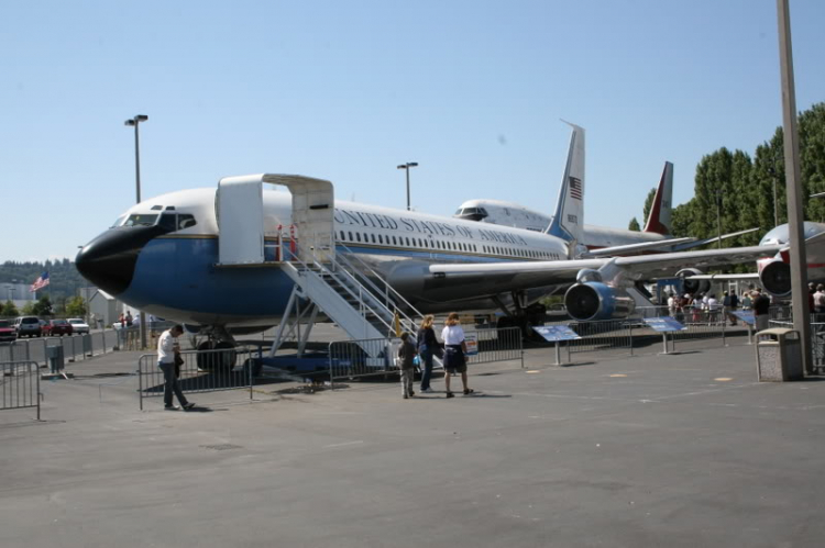 Viện bảo tàng Máy Bay.  Seafair airshow.