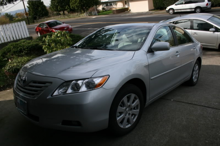 Camry 2.4 2007, chọn màu nào đây ?