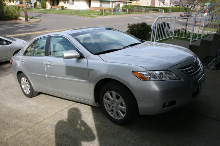 Camry 2.4 2007, chọn màu nào đây ?