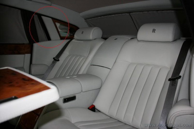 Chùm ảnh nội thất Rolls-Royce Phantom Silver Ghost tại Sài Gòn Chùm ảnh nội thất Rolls-Royce Phantom Silver Ghost tại Sài Gòn