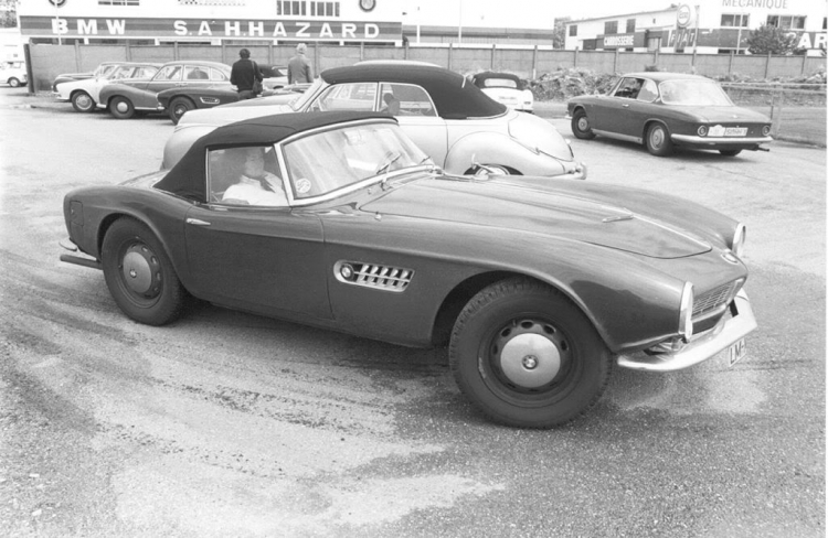 Nét hoài cổ, BMW 507