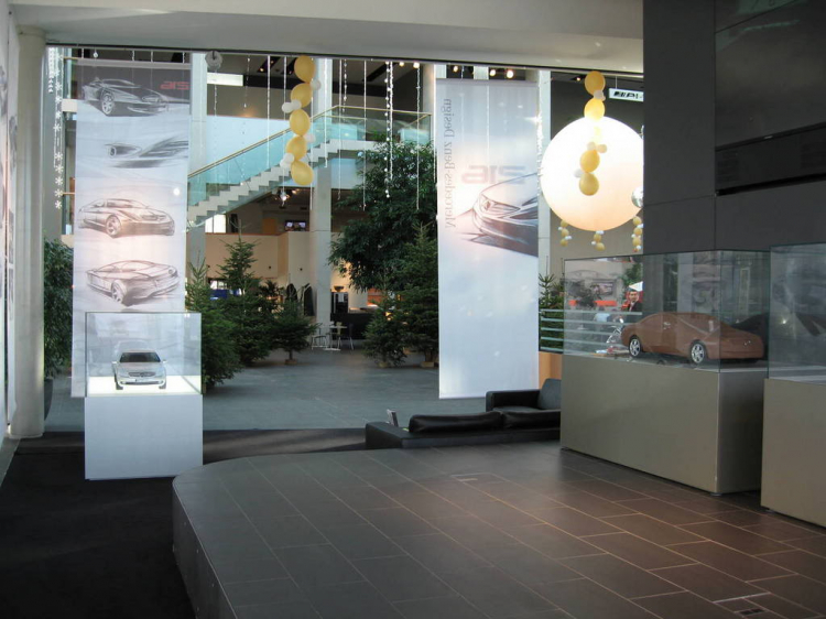 Showroom Mercedes tại Paris - Pháp