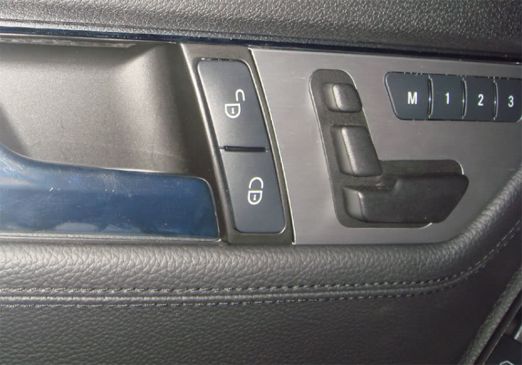 Chùm ảnh cận cảnh C-Class 2008 - Ra mắt 22-9-07 tại HCM Chùm ảnh cận cảnh C-Class 2008 - Ra mắt 22-9-07 tại HCM