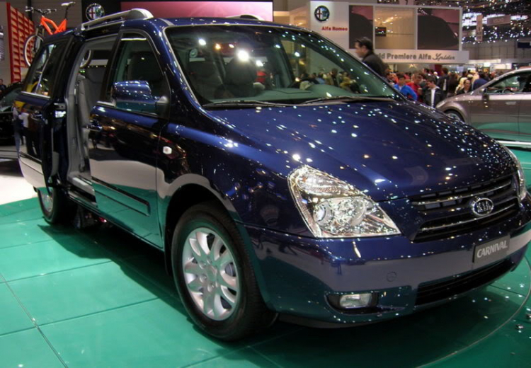 Địa chỉ mua Kia Carnival GS