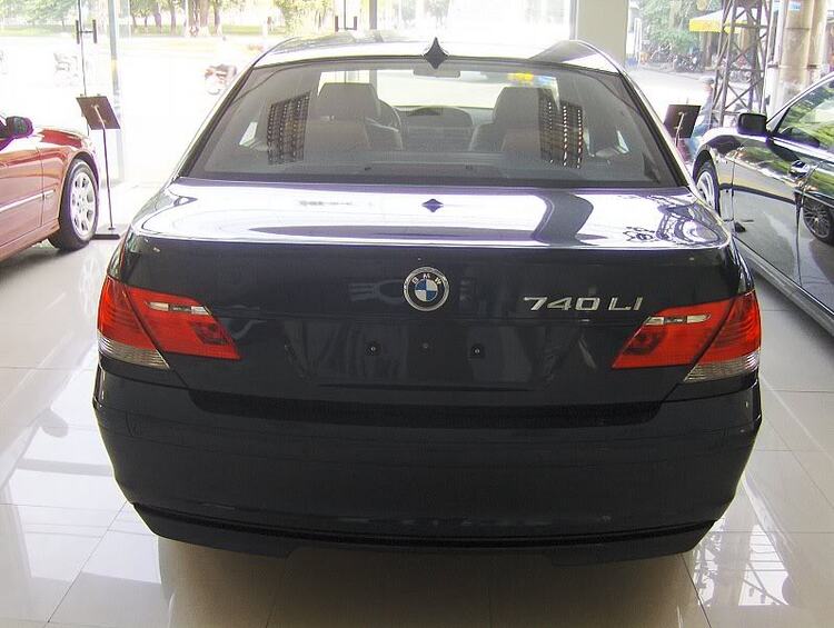 BMW 750Li đủ đồ chơi BMW 750Li đủ đồ chơi