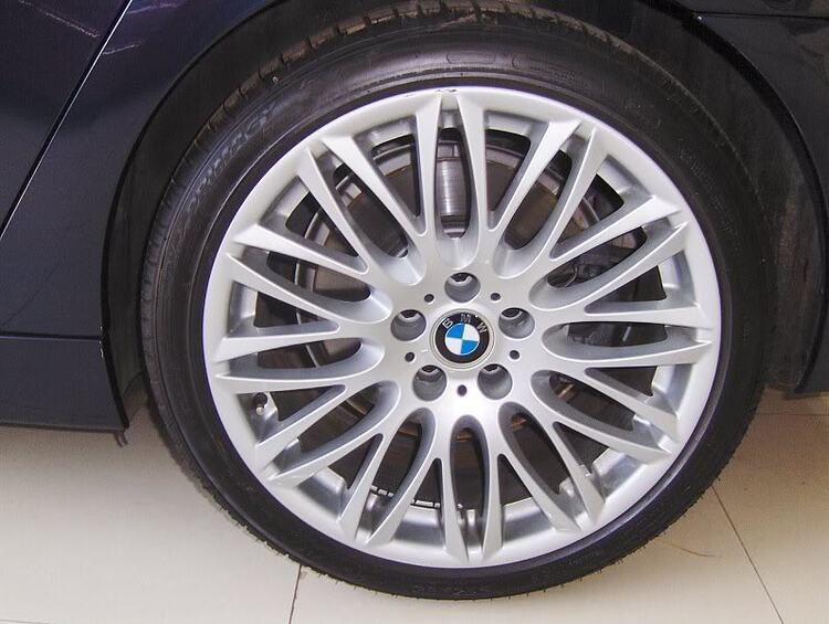 BMW 750Li đủ đồ chơi BMW 750Li đủ đồ chơi