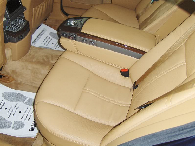 BMW 750Li đủ đồ chơi BMW 750Li đủ đồ chơi