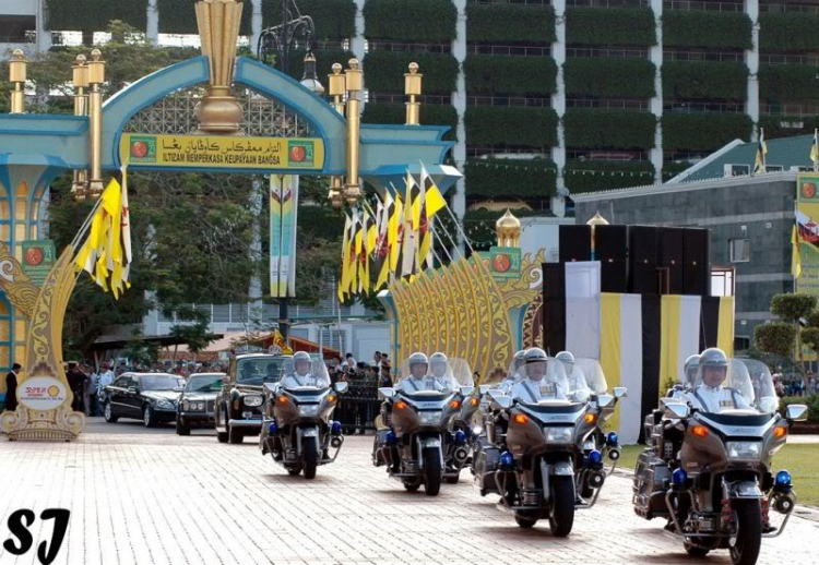 Sultan và 3.000 "thứ phi" Sultan và 3.000 "thứ phi"