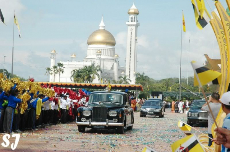 Sultan và 3.000 "thứ phi" Sultan và 3.000 "thứ phi"