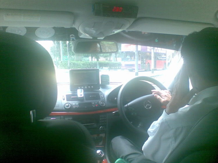 Nội thất E-Class 2007 làm taxi tại Singapore