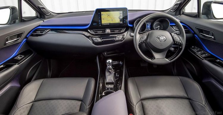 Toyota C-HR sẽ có giá từ 810 triệu đồng tại Malaysia