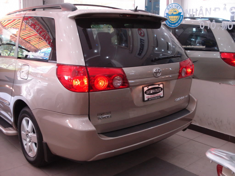 Toyota Sienna LE