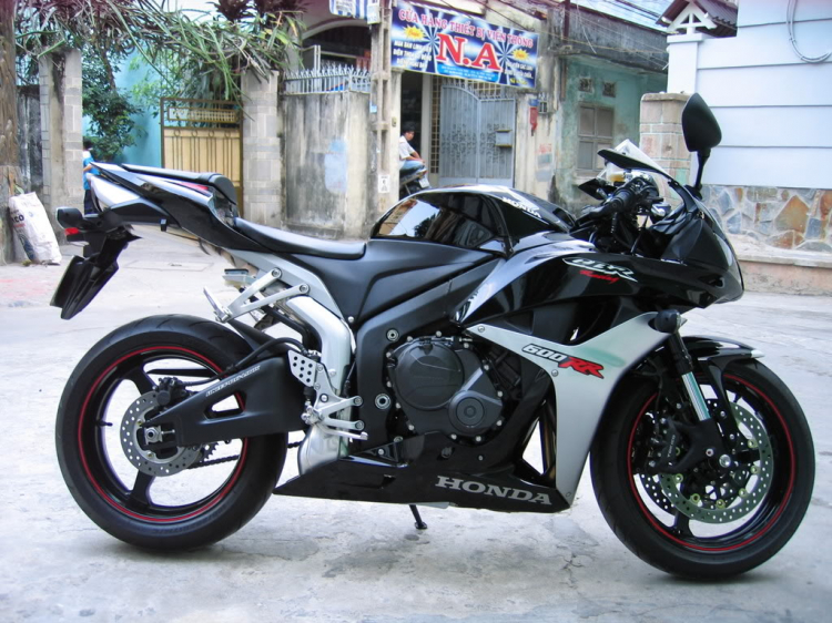 CBR600RR- Niềm mơ ước của em.