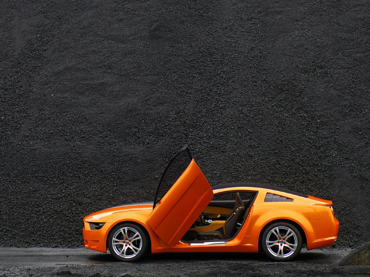 Mustang Giugiaro, Cơ bắp Mĩ, tâm hồn Ý Mustang Giugiaro, Cơ bắp Mĩ, tâm hồn Ý