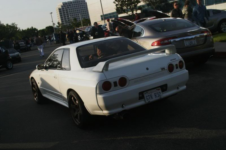 Cars and coffee meet: nhiều xe xịn tại Nam Cali