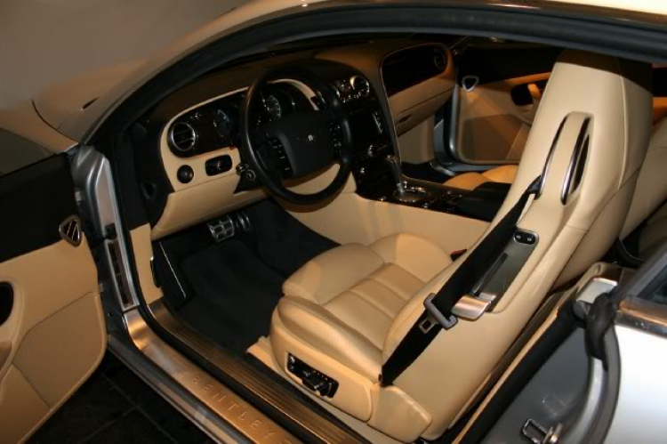 2004 BENTLEY CONTINENTAL GT Black/Tan Int. w/ Burr Veneers