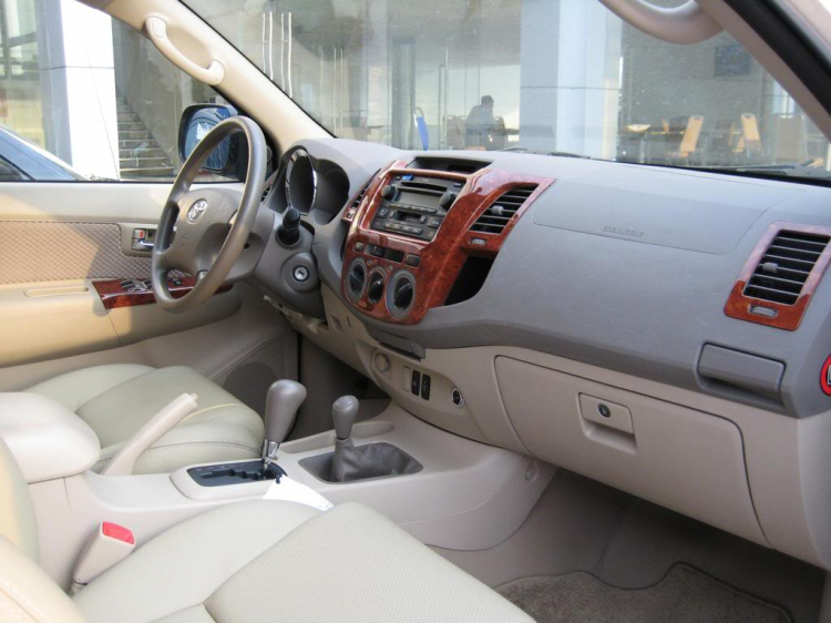 XIn thông tin từ các bác đã đi Toyota ForTuner XIn thông tin từ các bác đã đi Toyota ForTuner
