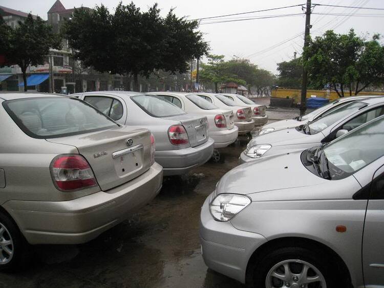 TOYOTA VIZI 16K USD ?? TOYOTA VIZI 16K USD ??