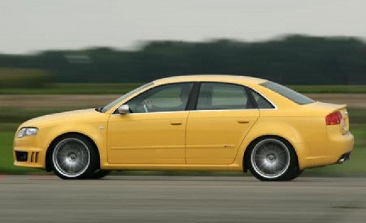 Nội chiến ở Đức: BMW M3 vs. Audi RS4 vs. C63 AMG - phân tích + hình Nội chiến ở Đức: BMW M3 vs. Audi RS4 vs. C63 AMG - phân tích + hình