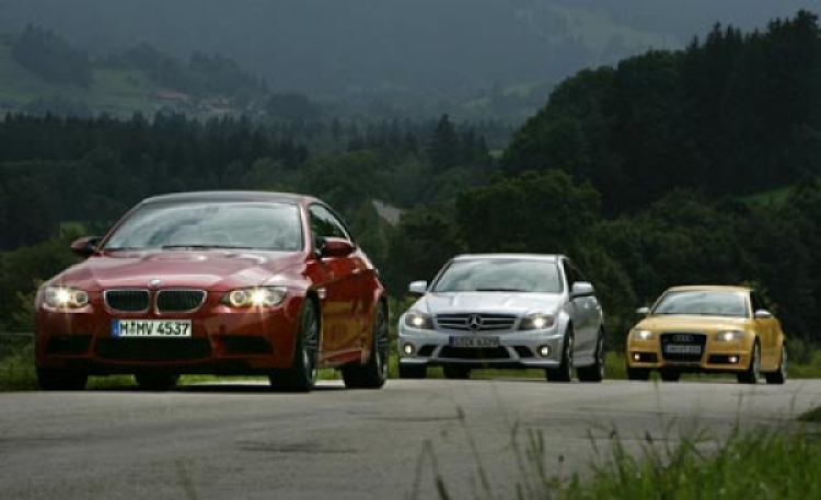Nội chiến ở Đức: BMW M3 vs. Audi RS4 vs. C63 AMG - phân tích + hình Nội chiến ở Đức: BMW M3 vs. Audi RS4 vs. C63 AMG - phân tích + hình