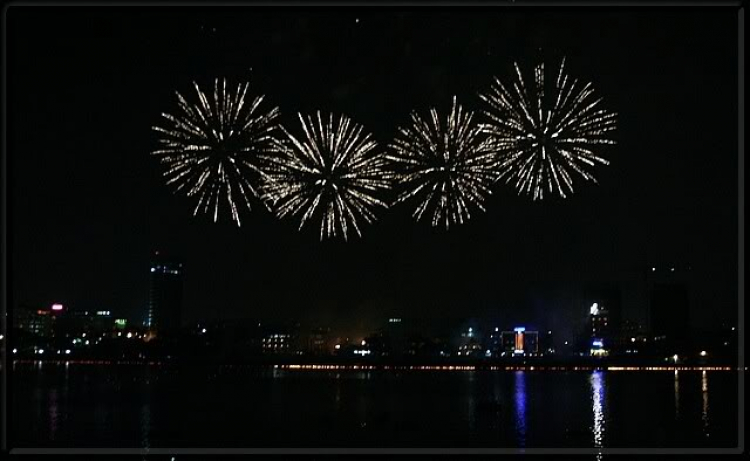 Pháo hoa Đà Nẵng đơi