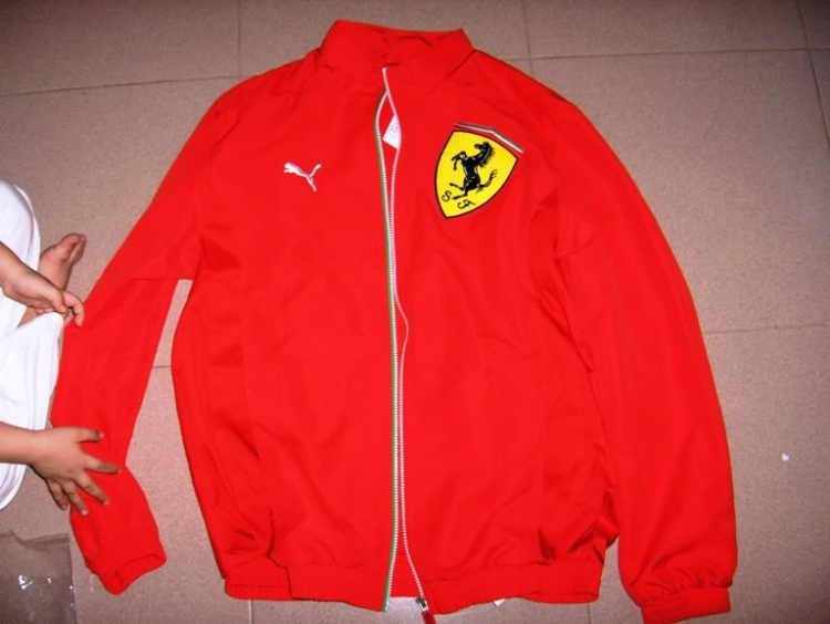 Đấu Giá trọn bộ Áo &  Giầy Puma Ferrari