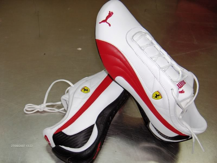 Đấu Giá trọn bộ Áo & Giầy Puma Ferrari Đấu Giá trọn bộ Áo & Giầy Puma Ferrari