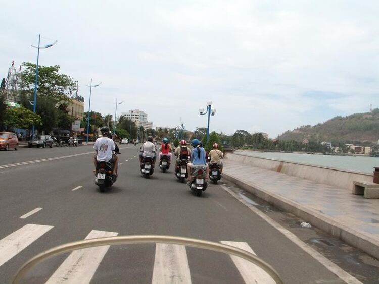 Suzuki EPICURO & AVENIS (Chi hội EAG)