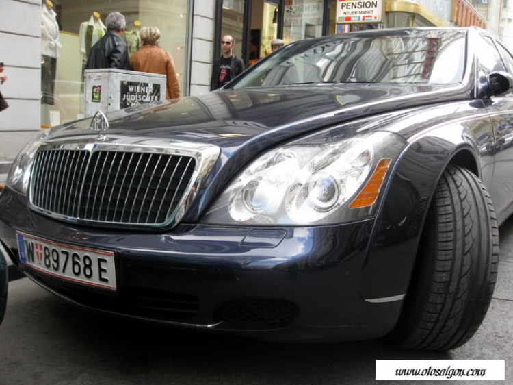 Mới chộp được em Maybach màu xanh