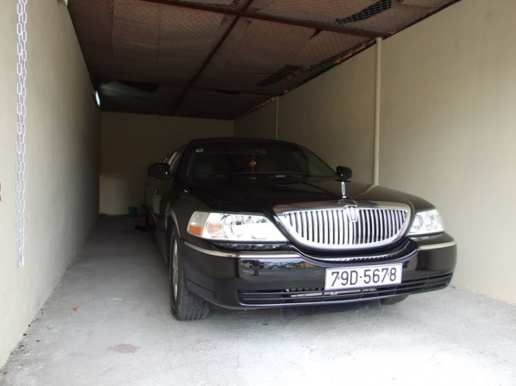 Lincoln Town Car ba khoang