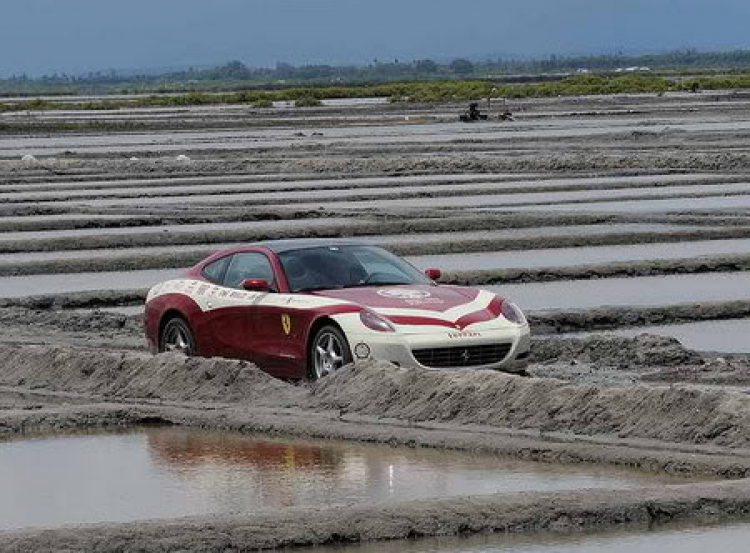 Ferrari tour qua Ấn Độ,sao ko là Vnam nhỉ!