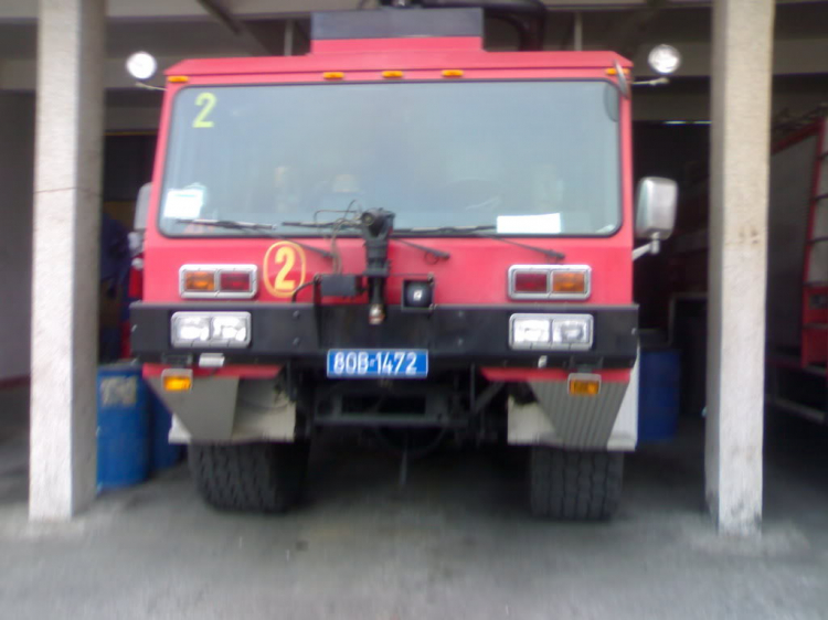 3 chân , 4 rồi 6 chân . 3 chân , 4 rồi 6 chân .