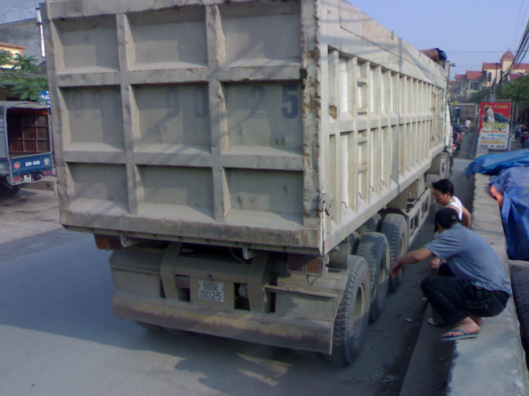 3 chân , 4 rồi 6 chân . 3 chân , 4 rồi 6 chân .