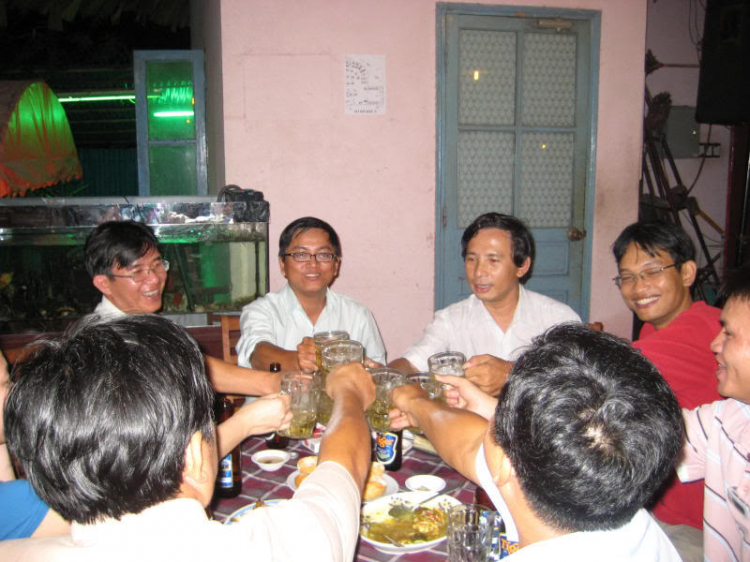 Câu lạc bộ Xóm Nhà Lá nhiều tầng! Câu lạc bộ Xóm Nhà Lá nhiều tầng!