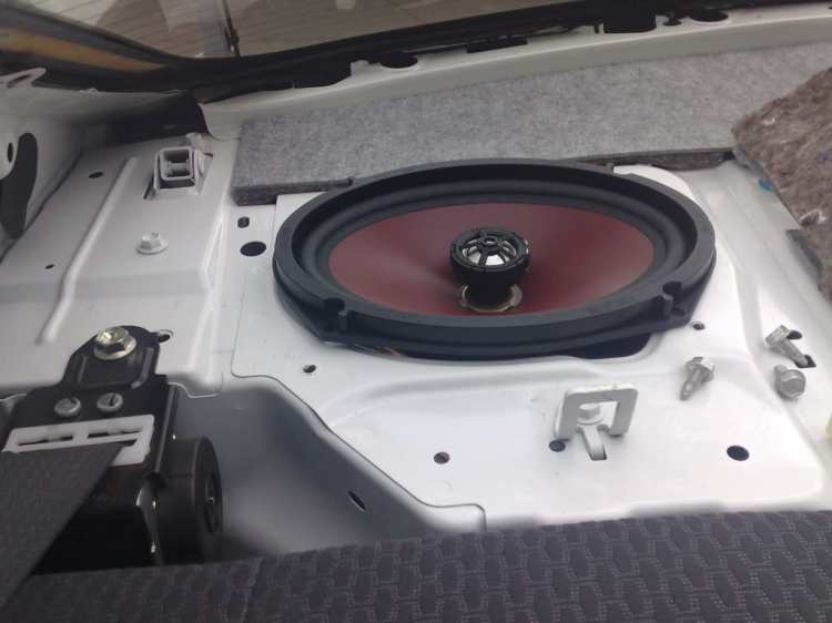 Toyota Aurion (Camry) và hệ thống âm thanh tả phí lù!