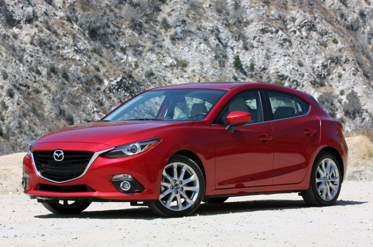 Mazda và Mitsubishi gặt hái thành công kỷ lục