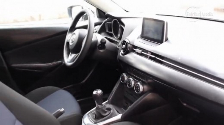 Lộ hàng loạt ảnh nội thất của Mazda2 hoàn toàn mới