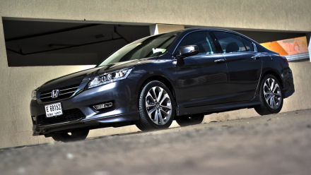 Honda_Accord_V6_saloon_1.jpg