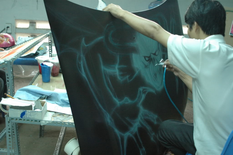 Trang trí xe oto bằng nghệ thuật airbrush! Trang trí xe oto bằng nghệ thuật airbrush!