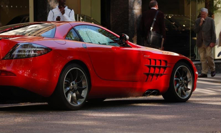 SLR Mclaren - Mũi tên đỏ