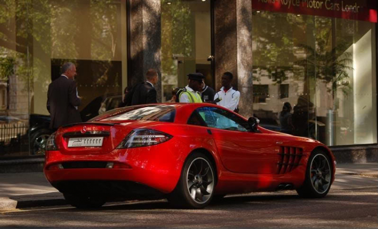 SLR Mclaren - Mũi tên đỏ