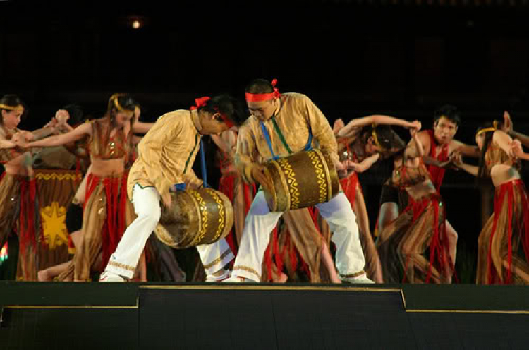 Festival Huế 2008 với họ nhà Bọ