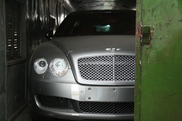 Bentley lạ in Hà Nội