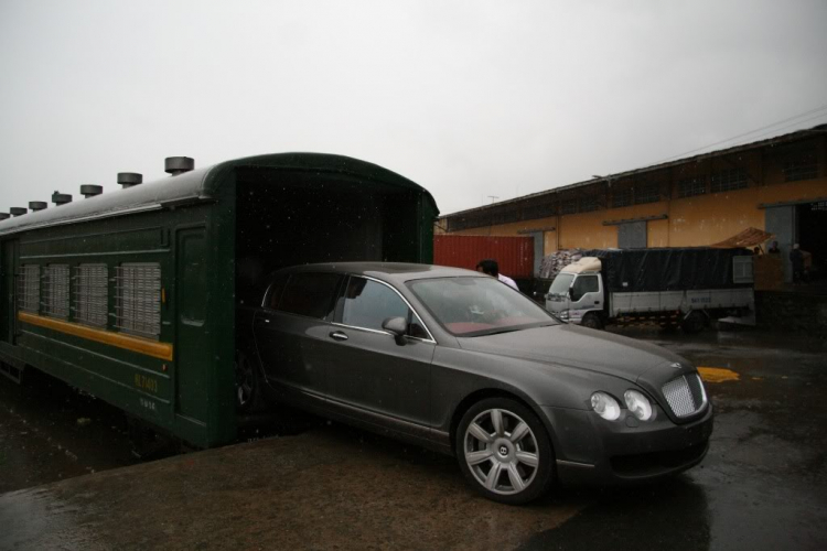 Bentley lạ in Hà Nội