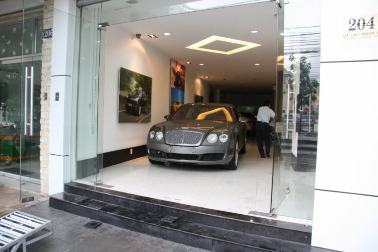 Bentley lạ in Hà Nội