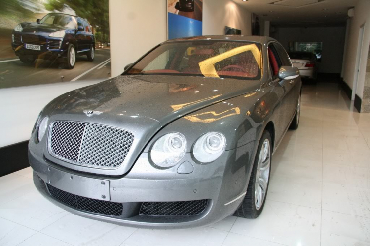 Bentley lạ in Hà Nội